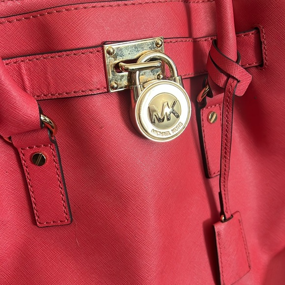 MICHAEL KORS LARGE HAMILTON IN RED - Picture 8 of 13